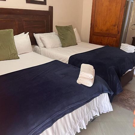 Travetel Or Tambo Airport Otel Kempton Park Dış mekan fotoğraf