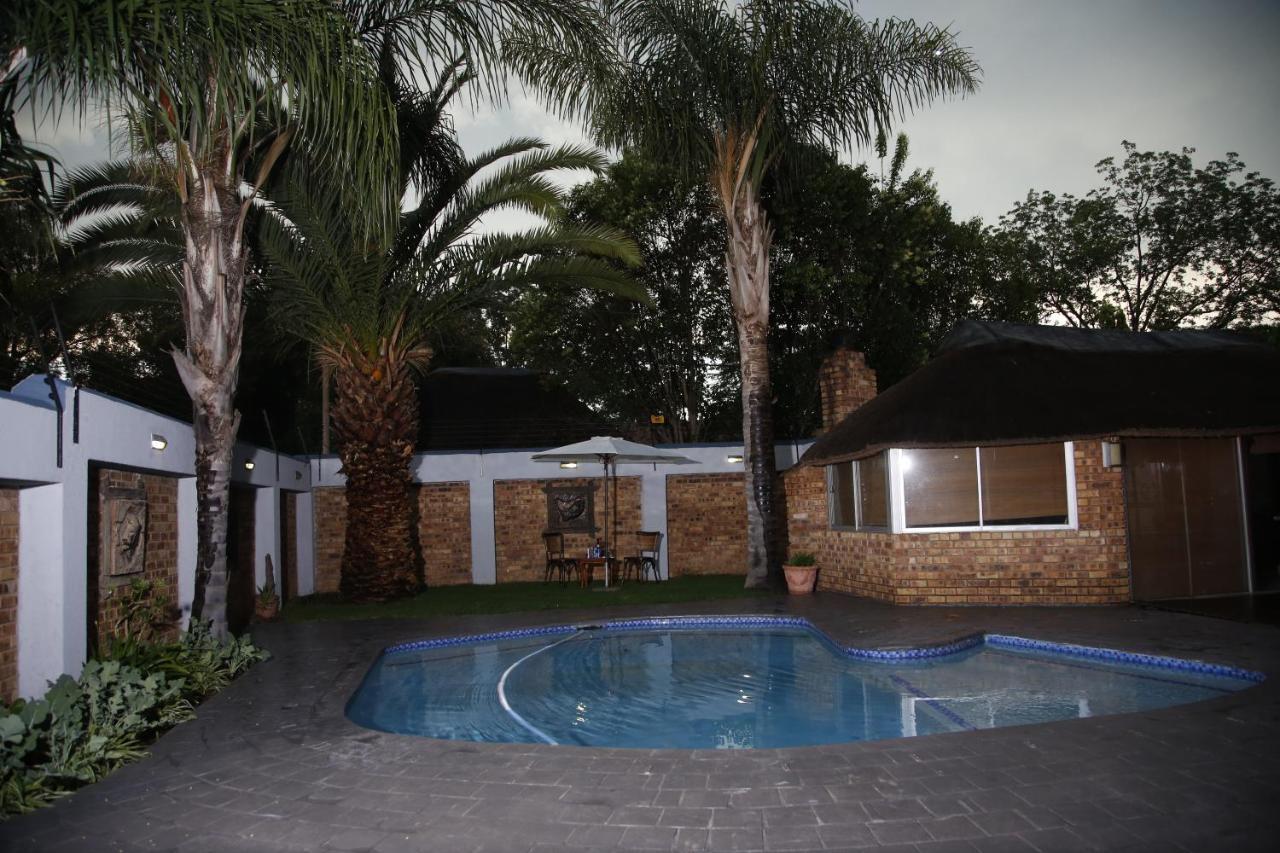 Travetel Or Tambo Airport Otel Kempton Park Dış mekan fotoğraf