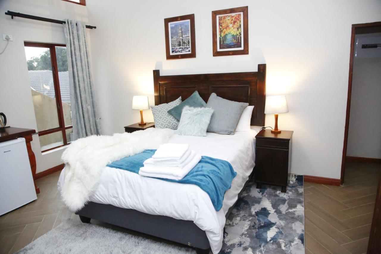 Travetel Or Tambo Airport Otel Kempton Park Dış mekan fotoğraf