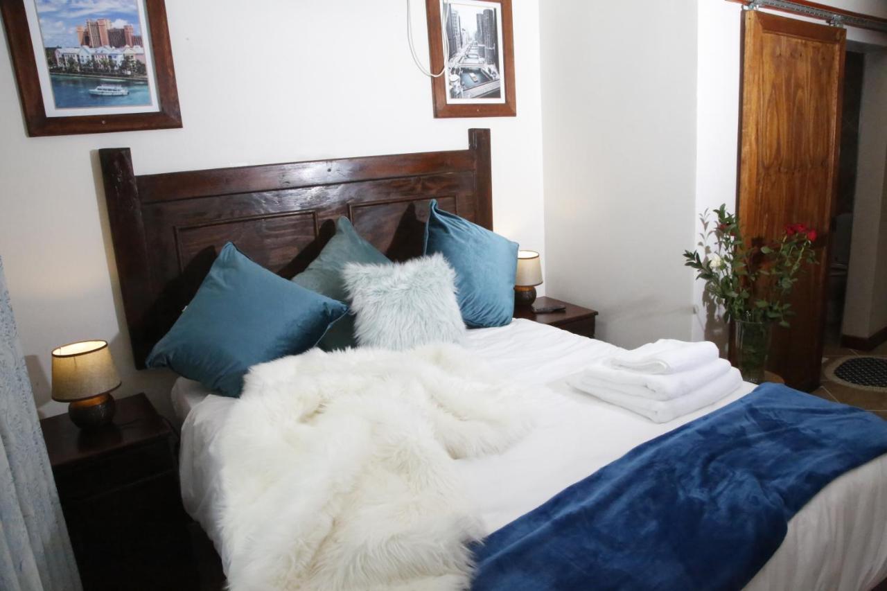 Travetel Or Tambo Airport Otel Kempton Park Dış mekan fotoğraf