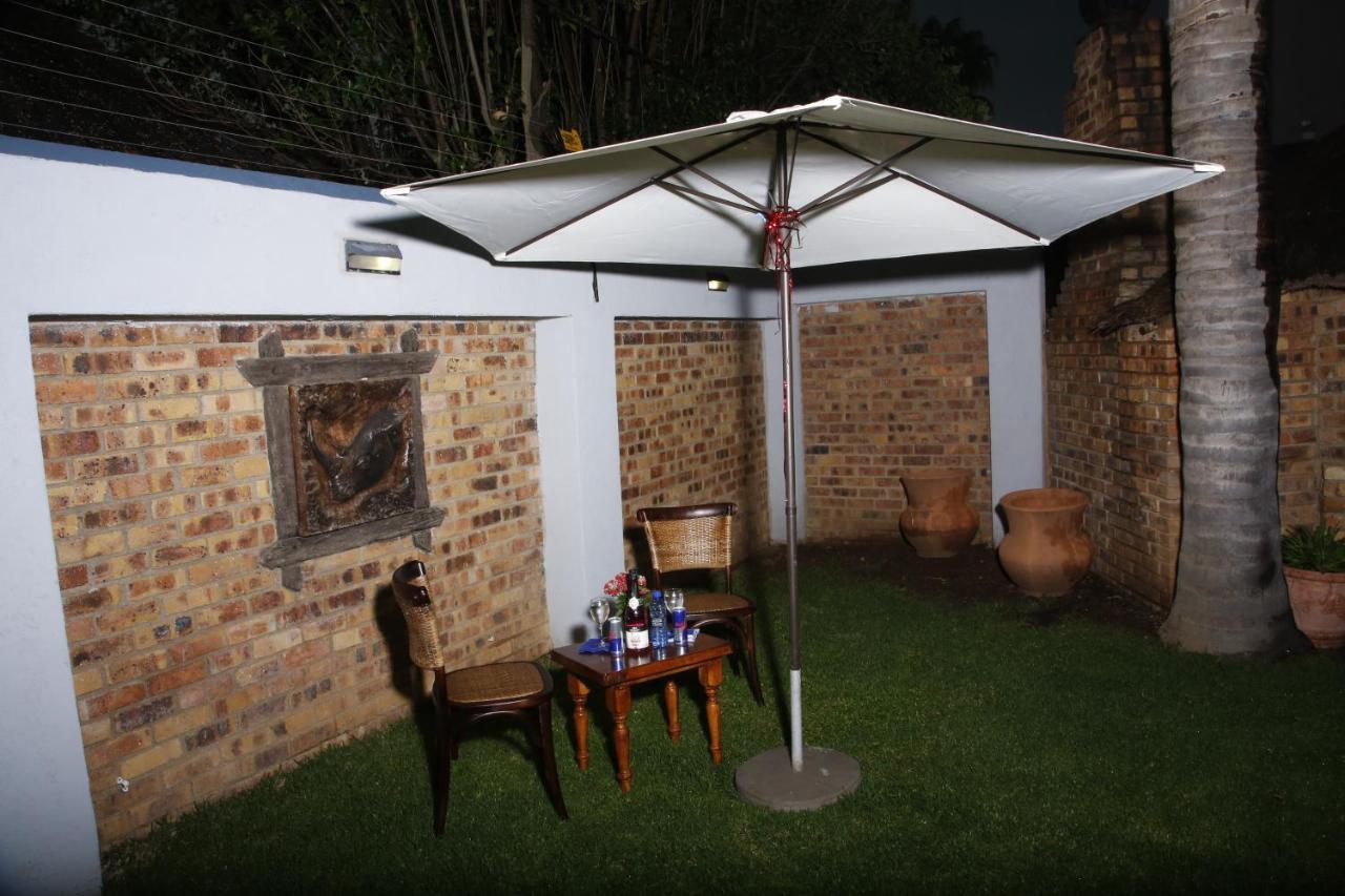 Travetel Or Tambo Airport Otel Kempton Park Dış mekan fotoğraf