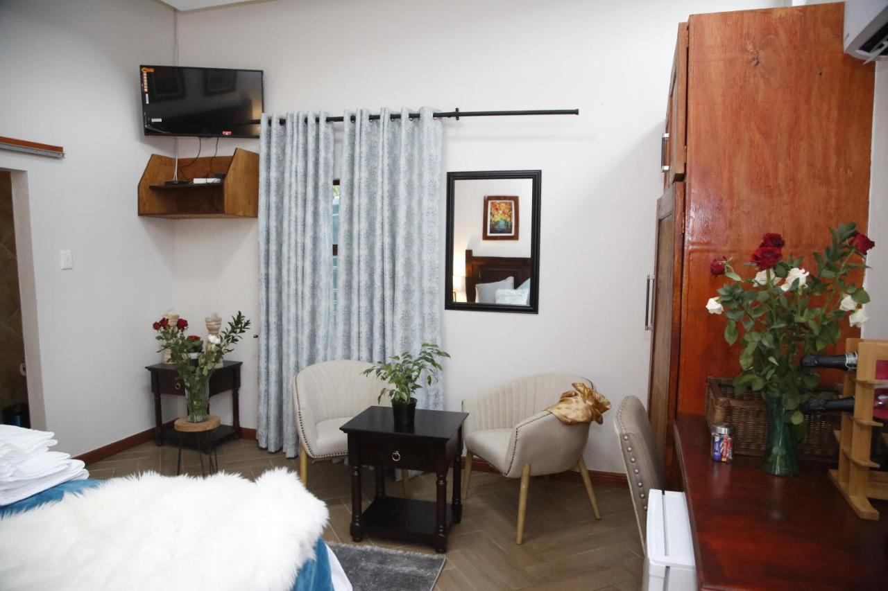 Travetel Or Tambo Airport Otel Kempton Park Dış mekan fotoğraf