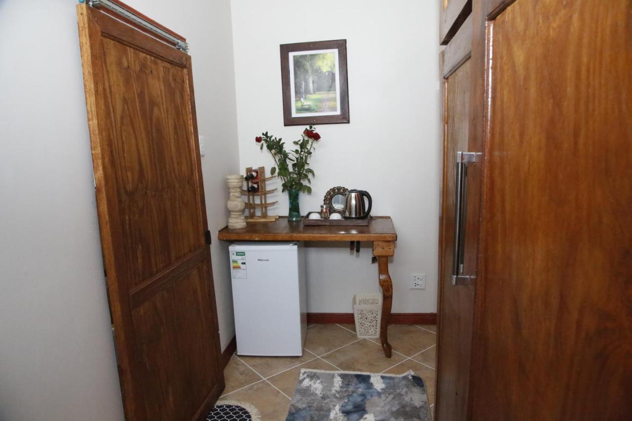 Travetel Or Tambo Airport Otel Kempton Park Dış mekan fotoğraf